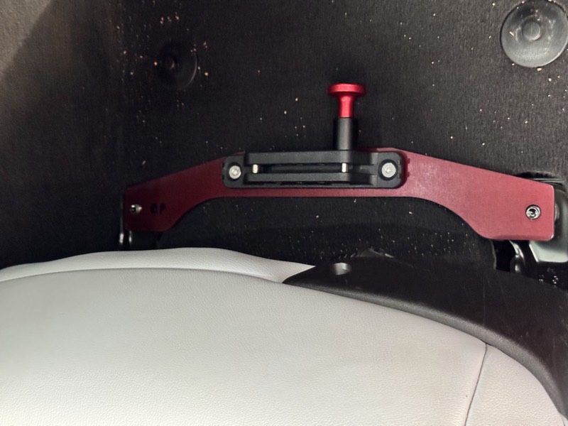 Aluminum fire extinguisher mount under the C8 seat with quick-release pin